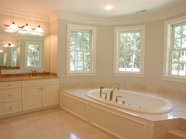 cutters-bluff-11-master-bath.jpg